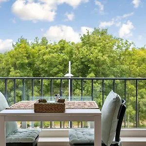 Appartement Beautiful Studio With Park And