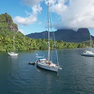 Botel 2 Nuits Insolites & 1 Excursion Voile A Bord Du Voilier Mori Ora, Moorea